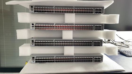 Interruptor de rede de empresas do porto 32Gb/S do interruptor 24 da fibra ótica de Dell Connectrix DS6620B