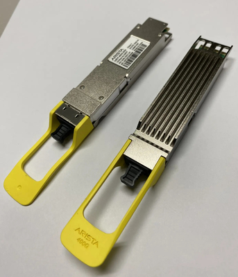 Equipamento de Fibra Óptica Arista QDD-400G-VSR4 400GBASE-VSR4 Transceptor Óptico Pluggable até 50m com Tecnologia CPO