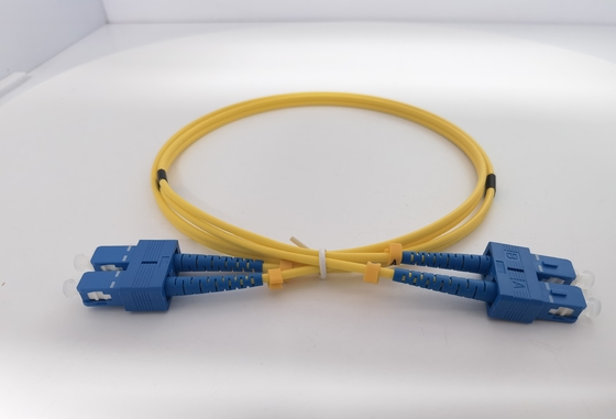 LC UPC a PVC frente e verso 3.0mm do único modo do cabo OS2 do remendo da fibra do LC UPC 1m